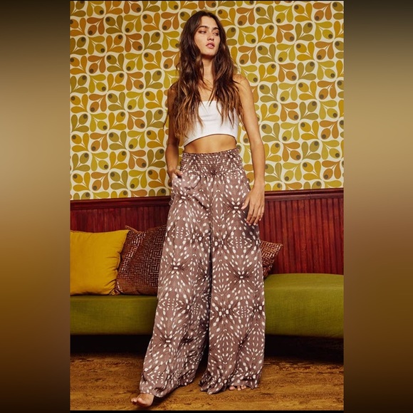 ✨NEW LIST✨ Satin like High Smock Waisted Wide Leg Pants - Picture 5 of 5